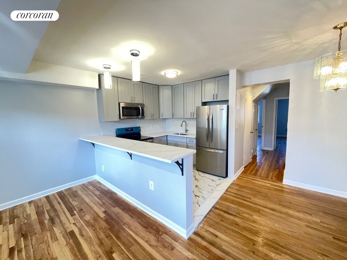 Foto principal - 737 E 78th St