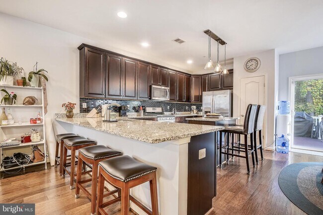 Foto del edificio - 8517 Golden Eagle Ln