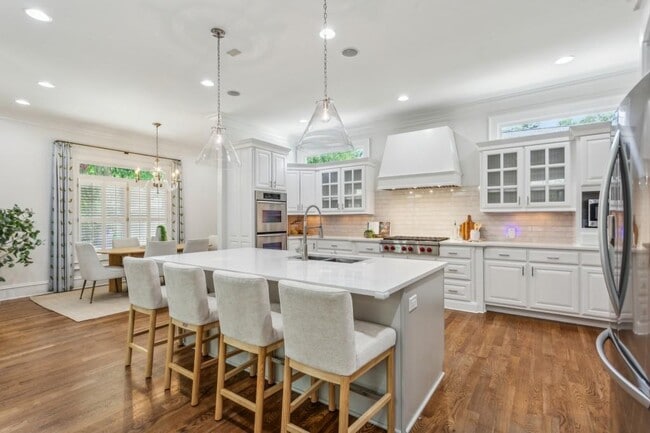 Photo - 1363 Sylvan Cir NE House