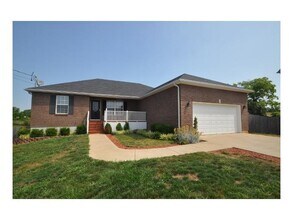 Building Photo - 206 Creekvale Dr