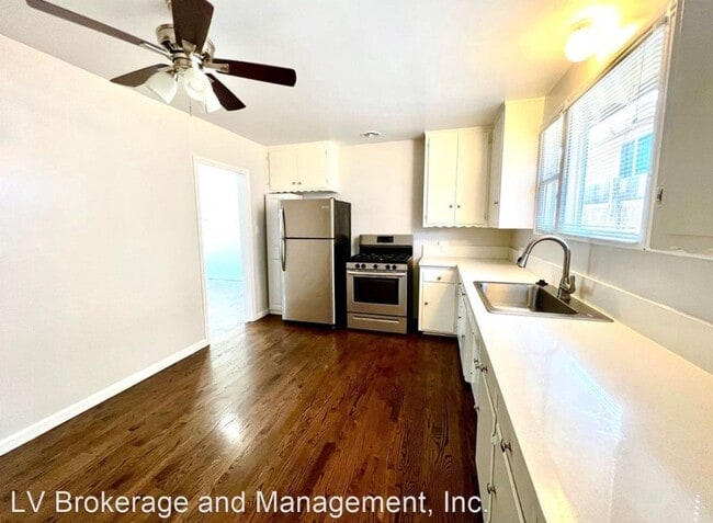 Foto del edificio - 18513 Mansel Ave