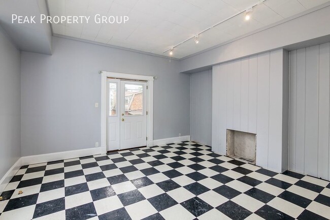 Building Photo - 2552 Vestry Ave