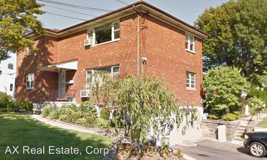 Primary Photo - 2 Clinton Pl