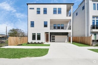 Building Photo - 3005 Hawkins St