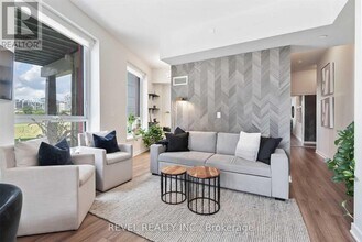 Building Photo - 50 Bruyeres Mews