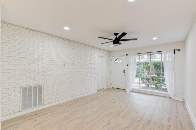 Foto del edificio - 2623 Marilee Ln