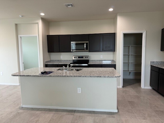 Building Photo - Brand New House in Surprise