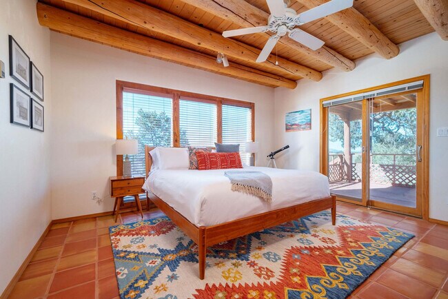 Foto del edificio - 6 Fonda Way