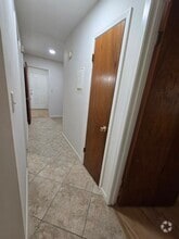 Building Photo - 400 Tanglewood Dr