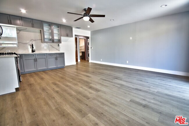 Building Photo - 6552 Blucher Ave