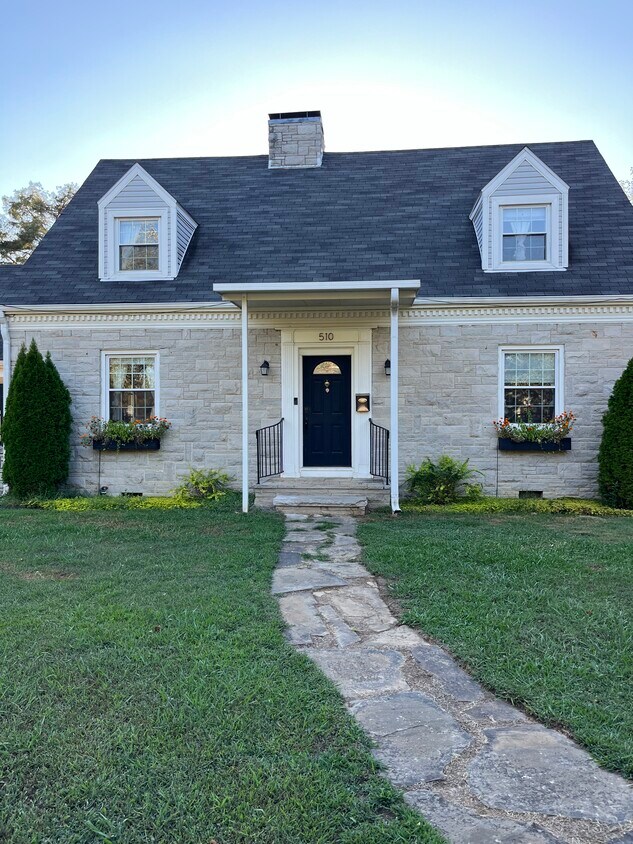 Primary Photo - 510 Maple Dr