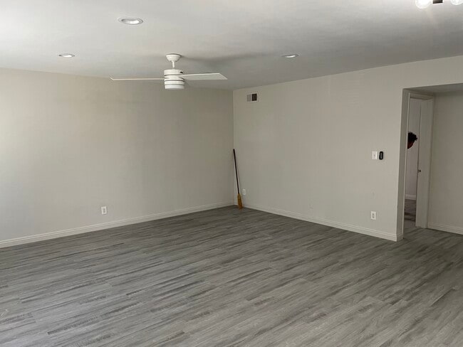 Building Photo - 1419 Bates Ave