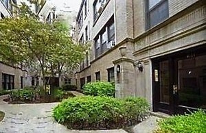 Primary Photo - 631 W Roscoe St