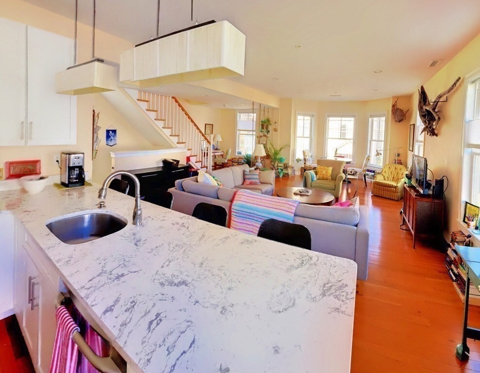 Foto principal - 272 Lamartine St