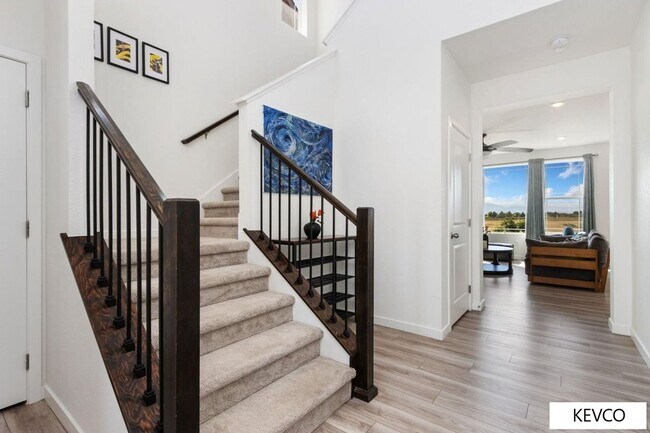 Foto del edificio - Sprawling Newer Construction Home