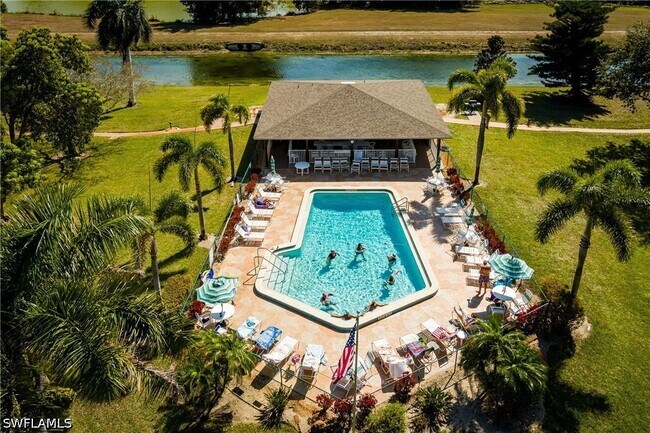 Foto del edificio - 5419 Rattlesnake Hammock Rd