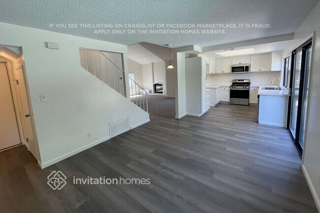 Building Photo - 2852 Londonderry Dr