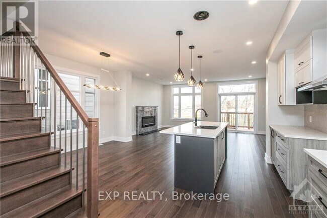 Building Photo - 861 Connaught Ave