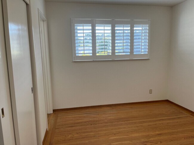 Foto del edificio - Great Four Bedroom, Three Bathroom House in Monterey
