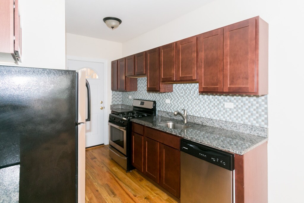 Foto principal - 630 W Cornelia Ave