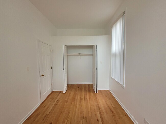 Room North Closet - 3215 W Crystal St
