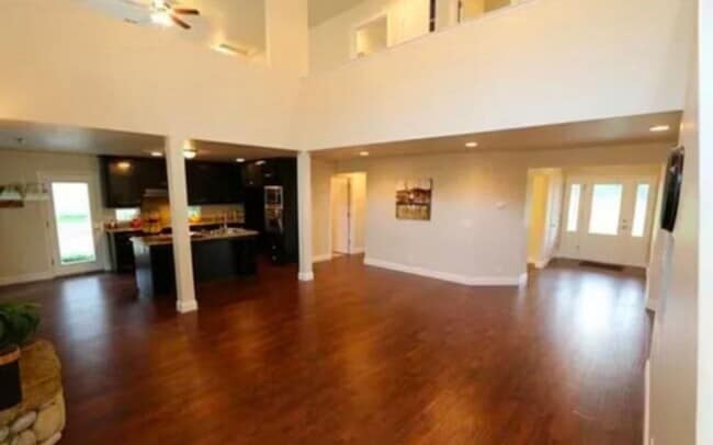 Building Photo - Spacious 4BR House in Ahwahnee on private ...