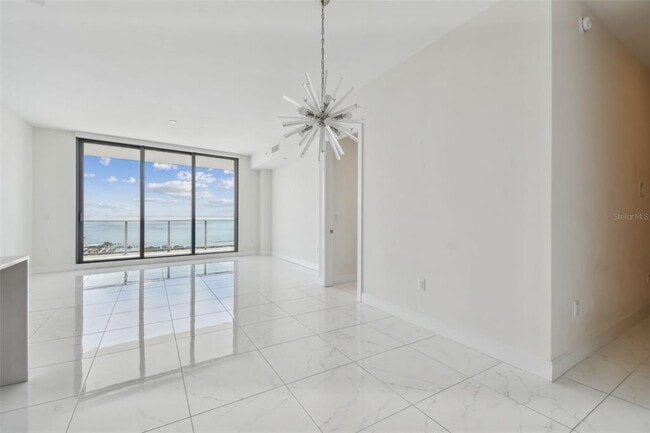 Foto del edificio - 100 1st Ave N