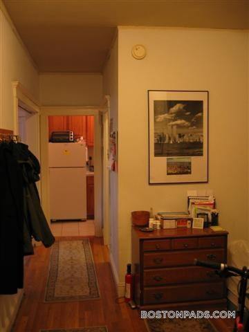 Building Photo - 137 Park Dr