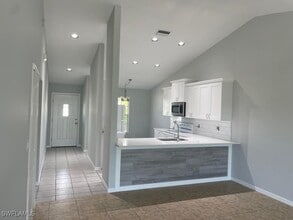 Building Photo - 7034 Babcock Rd