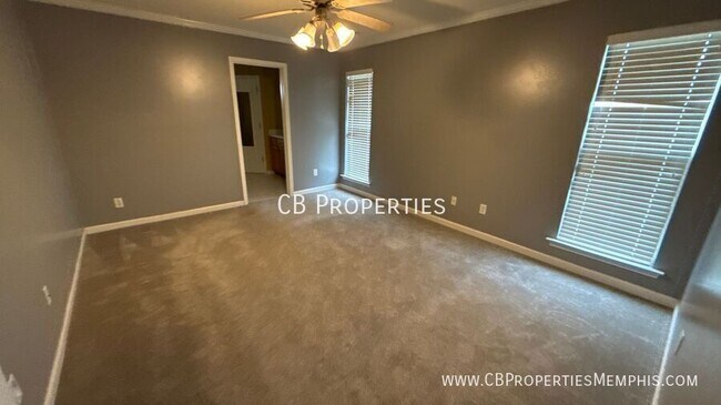 Building Photo - 10162 Evening Hill Cove
