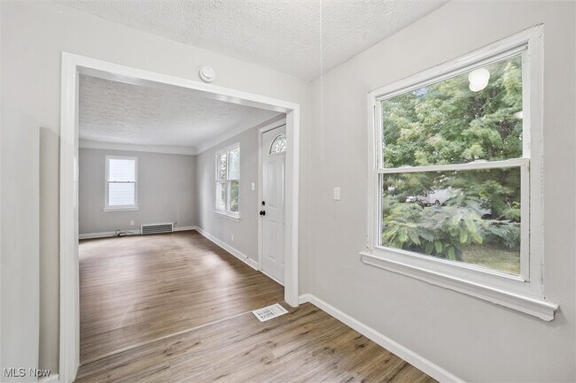 Foto del edificio - 15705 Fernway Dr