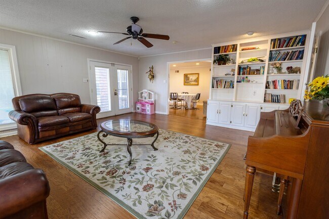 Foto del edificio - 5454 Brantford Ave