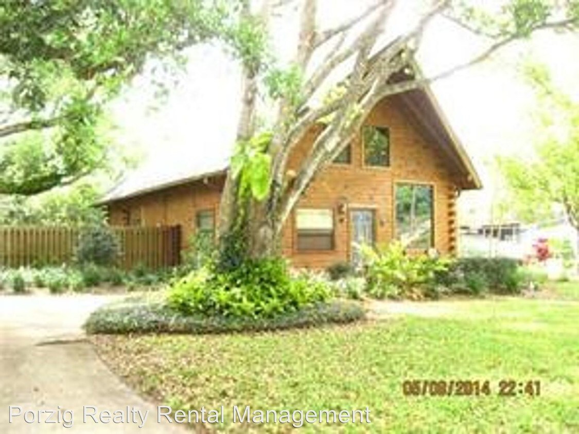 Primary Photo - 3 br, 2 bath House - 2424 S. Elm Ave.