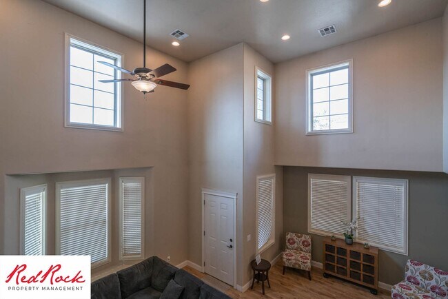 Foto del edificio - 3 Bedroom Furnished Home in Hidden Valley ...