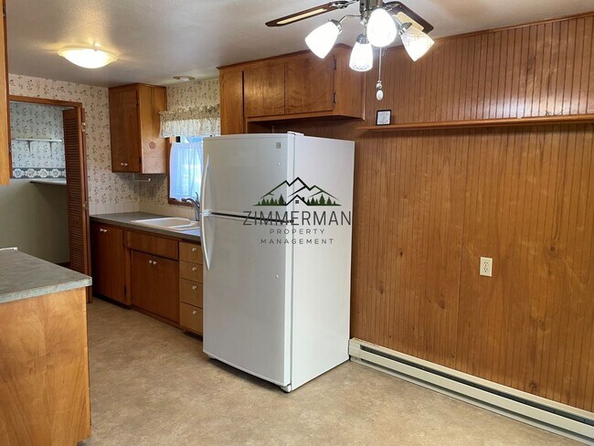 Building Photo - 3 br, 1 bath House - 4910 Whiteaker St