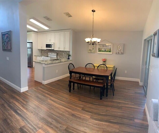 Foto del edificio - 1518 Firewheel Dr