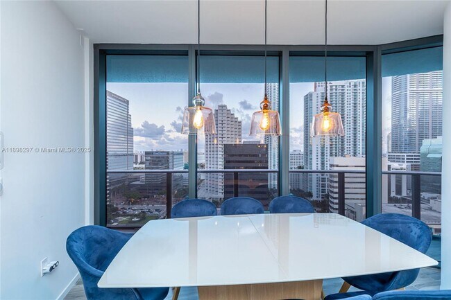 Building Photo - 801 S Miami Ave