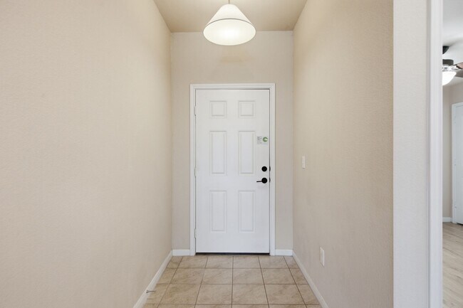 Building Photo - 5813 Roderick Dr