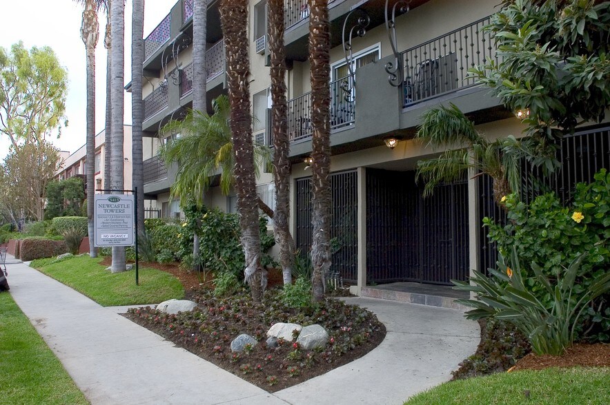 Newcastle Towers Apartments Rentals Encino, CA