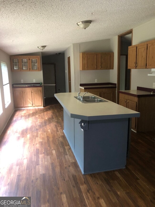 Foto del edificio - 983 Squirrel Hollow Rd