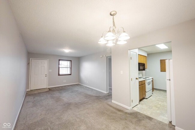 Foto del edificio - 216 Progress Rd