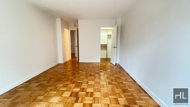 Building Photo - AMAZING ONE BEDROOM APARTMENT!! AMAZING DE...