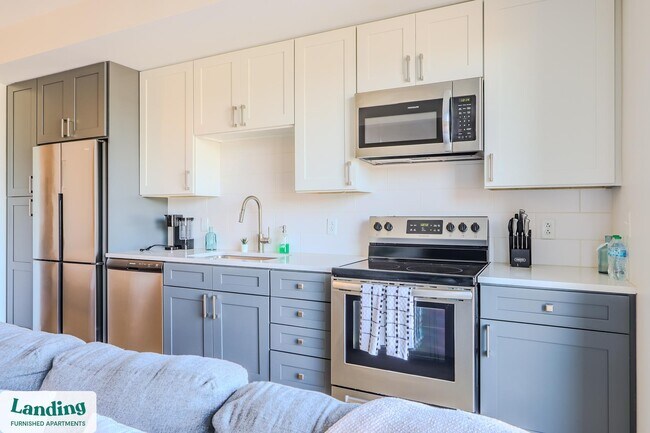 Building Photo - 210 E Green St