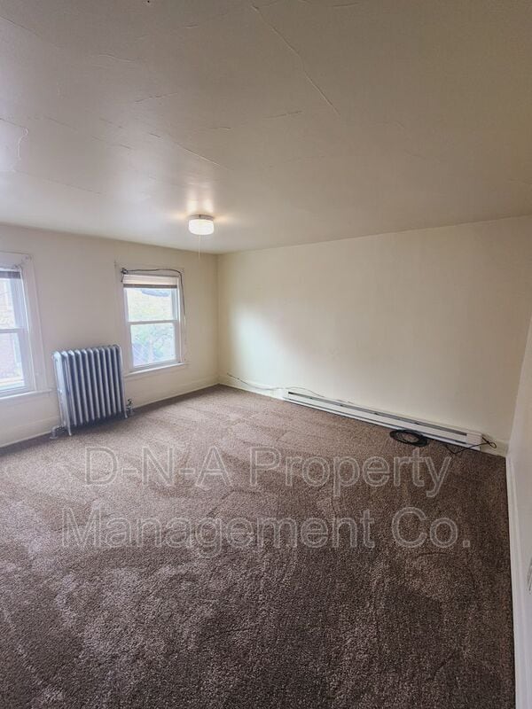 Building Photo - 810 Monroe St