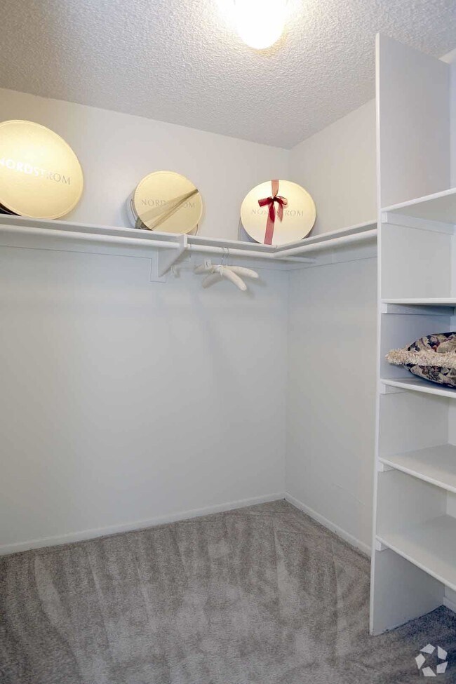 Vestidor - Vintage View Apartments