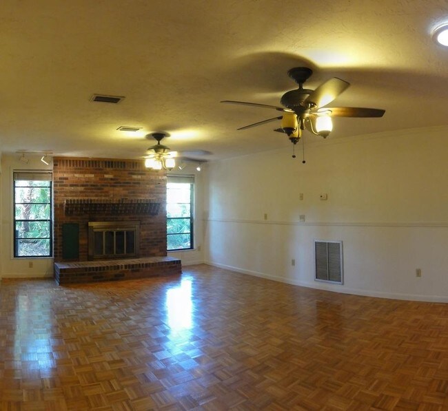 Building Photo - 1403 San Rafael Ct
