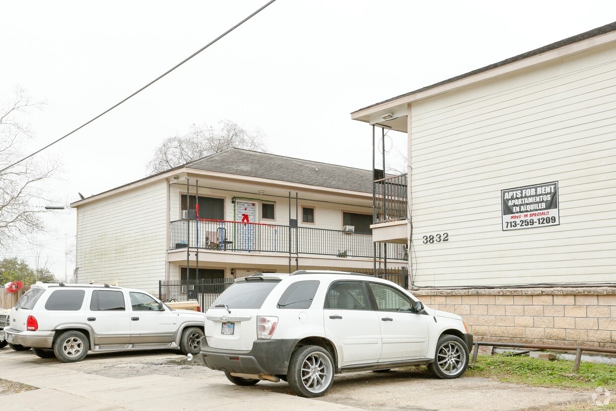 Building Photo - Mainer Village Apartments