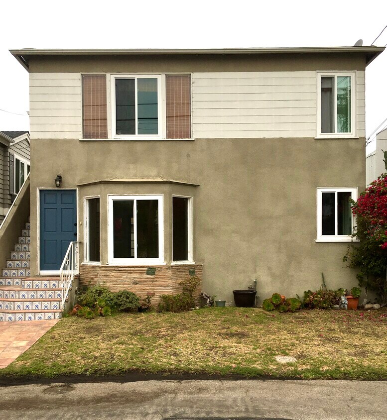 1415 Bonnie Brae St, Unit A CommunityApartment in Hermosa Beach, CA