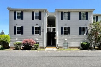 Building Photo - 18 Lexington Hills Rd