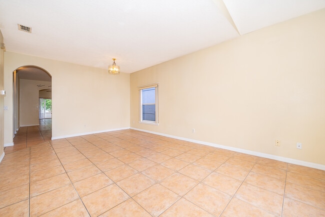 Foto del edificio - 10831 Leader Ln